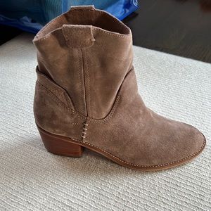 **BRAND NEW/NEVER WORN** Dolce Vita Suede Booties